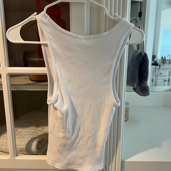 Alpha phi tank - Picture 2 of 2